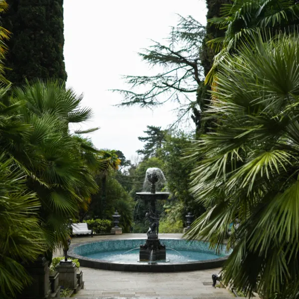 fontaine jardin exotique