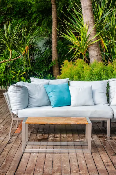 cour de jardin confortable